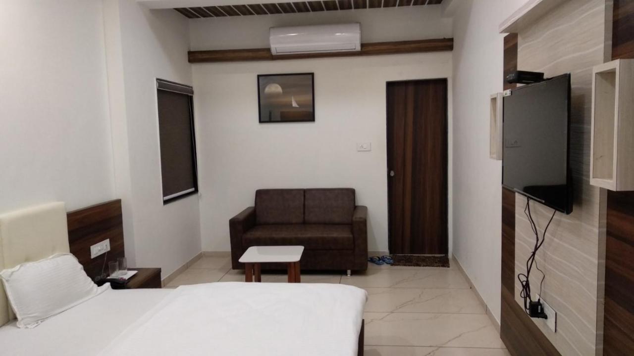 Hotel The Grand Shiva Gondal Экстерьер фото